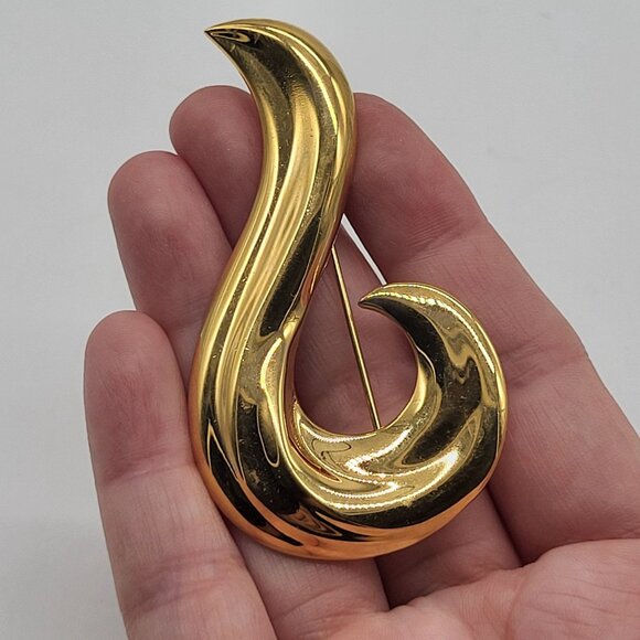 VTG Monet Gold Tone Swirl Curved Abstract Brooch Pin - Picture 6 of 6
